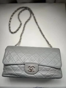 Chanel grey classic Flap vintage - Picture 1 of 9