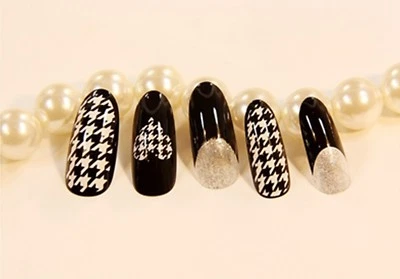 DRESS YOUR NAILS FALSE NAILS Falsche Nägel OVAL Full Cover Dogtooth schwarz-weiß auf klarem Nagel Herz