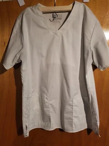 Wonder Work - Everyday Durable Stretch-Comfort white Scrub Top- Size M - Picture 1 of 2