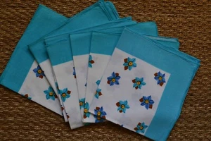 Juego de 7 servilletas florales azules y blancas cámper retro de colección década de 1960 - Imagen 1 de 4