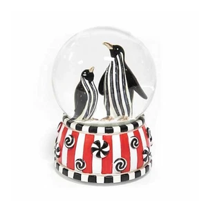 Mackenzie Childs Courtly Stripe Checkmate Pinguin Schneekugel weiß Weihnachten - Bild 1 von 9