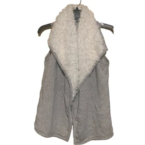 Love on a Hanger Fuzzy Vest Sleeveless Open Front Gray Sweater Vest Size Medium - Picture 1 of 6