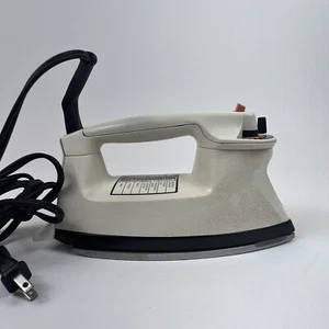 Vintage 1986 Black and Decker Light 'n Easy Steam and Dry Iron F383WH WORKS - Picture 1 of 11