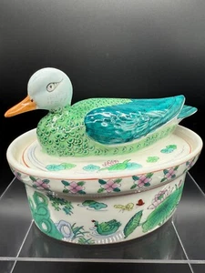 Pristine Vintage 1970s Chinese Famille Rose Porcelain Duck Tureen Hand painted - Bild 1 von 14