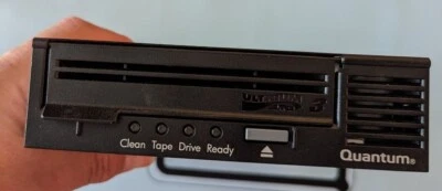 Unidad de cinta interna Quantum HP LTO-3 800 GB SAS TC-L32AN EB672D#900 HH TE7151-512 Foto 1 de 4