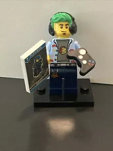 71025 LEGO Collectible Minifigure Series 19 | Video Game Champ Xbox Nintendo - Picture 1 of 2