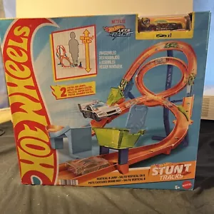 Hot Wheels Stunt Tracks Action Vertical-8 Jump Track Set NEW - Picture 1 of 7