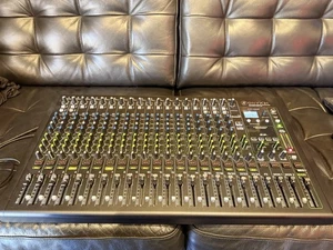 Mackie Onyx24 24-Channel Premium Analog Mixer With Multi-Track USB & Bluetooth - Picture 1 of 1