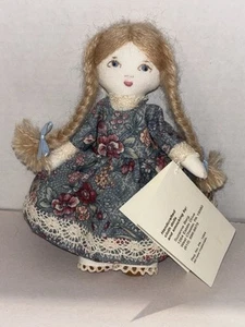 Suzanne Berg handbestickte handgefertigte Amy Stoffpuppe 7 1/2" groß, Garn Haare - Bild 1 von 21