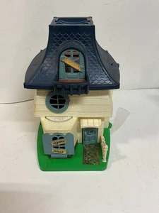 Vintage 1976 Hasbro WEEBLES WOBBLES Haunted House Mansion * NEAR COMPLETE * - Picture 1 of 10