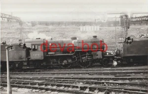 Railway Photo LMS Horwich Crab 42734 Stockport Edgeley Shed 1965 2-6-0 Loco - Foto 1 di 1