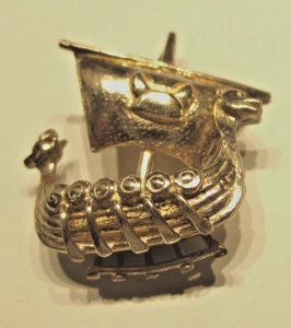 SILVER VINTAGE BRACELET CHARM SUPERB LARGE VIKING LONGBOAT GREAT DETAIL - Picture 1 of 1