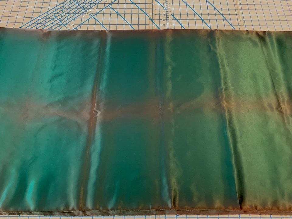 NUEVO: 1-1/2 yardas x 45" de ancho de "SHABBY CHIC Sun-Distressed SATIN" en VERDE PINO Foto 1 de 3