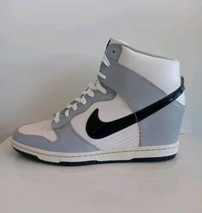 Nike Dunk Sky Hi Wedge Größe UK 7,5 EUR 42 (528899 011) WEISS / GRAU / SCHWARZ - Bild 1 von 13