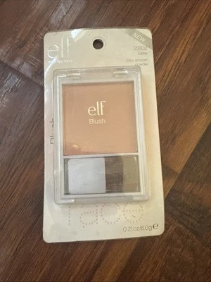 New e.l.f.  Blush Powder #23102 GLOW with Applicator Brush - Image 1 of 4