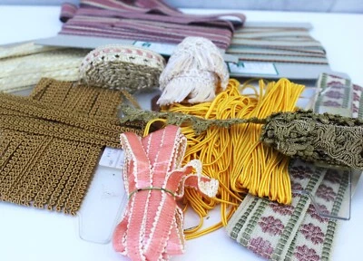 10 adornos surtidos de encaje y cintas bordes elegantes para suministros de costura o artesanía Foto 1 de 4