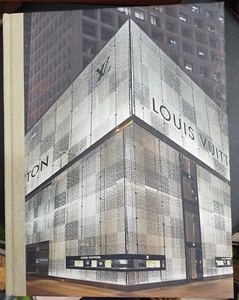 Louis Vuitton: Architecture and Interiors First Edition im Schuber - Bild 1 von 11