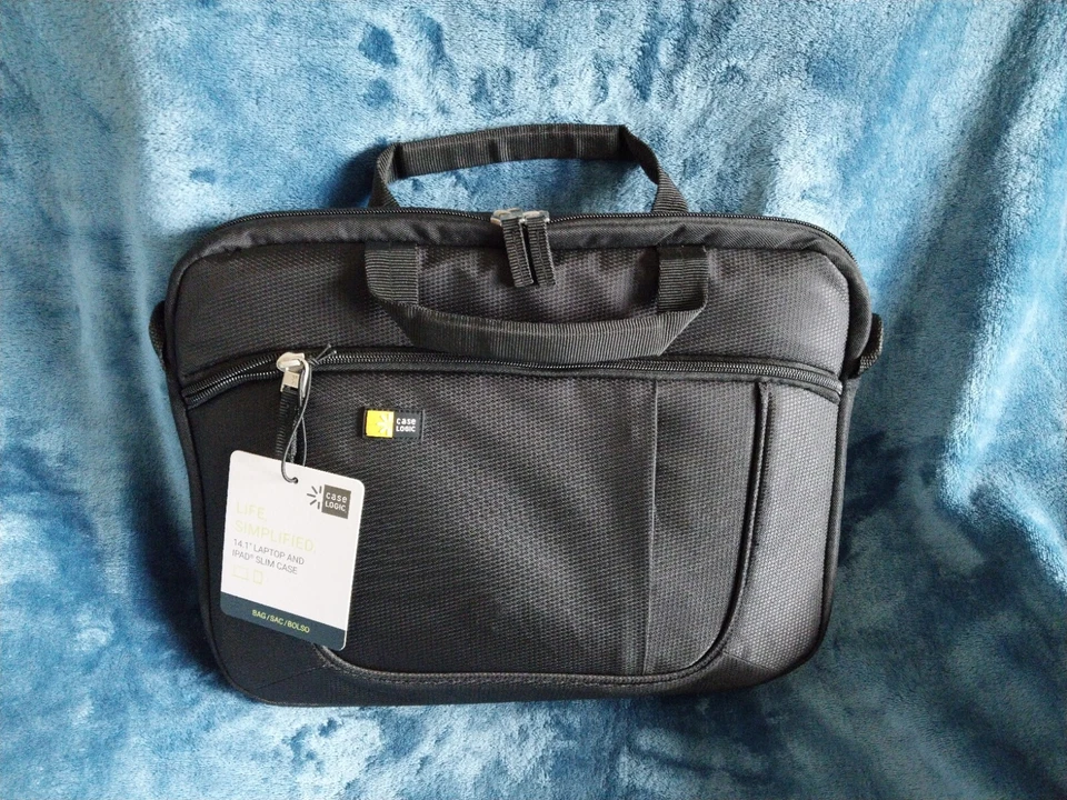 Case Logic Laptop and Tablet for 14.1 iPad Slim Polyester Black