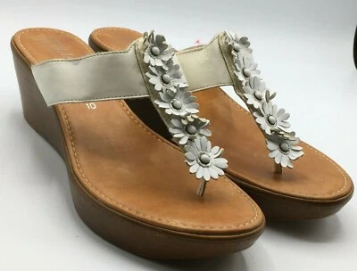 Sapatos femininos italianos 10 M branco 3" salto cunha mula flip flop margarida - Imagem 1 de 4