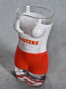 RAR Vintage 80er HOOTERS Mädchen formschönes Schnapsglas Sport Bar Restaurant Original - Bild 1 von 9