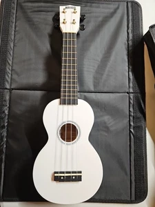 Ukulele Soprano Mahalo U-Smile WT - Bianco - Con Borsa Gig - Pronto da Regalo! - Foto 1 di 5
