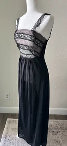 Abito da notte vintage anni 50 nero pizzo e trasparente bordato pieghe floreali lunghezza intera - Foto 1 di 12
