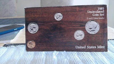 1985 P and D Annual United States Mint Uncirculated 10 Coin Set Complete - Image 1 of 2