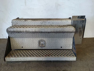 1993 Kenworth W900L Storage Box 25"X28"46"   (12149049 - Image 1 of 4