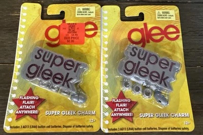 Juego de 2 NUEVOS Llaveros Glee Super Gleek Charm Estilo Intermitente Mattel 2010 Foto 1 de 4