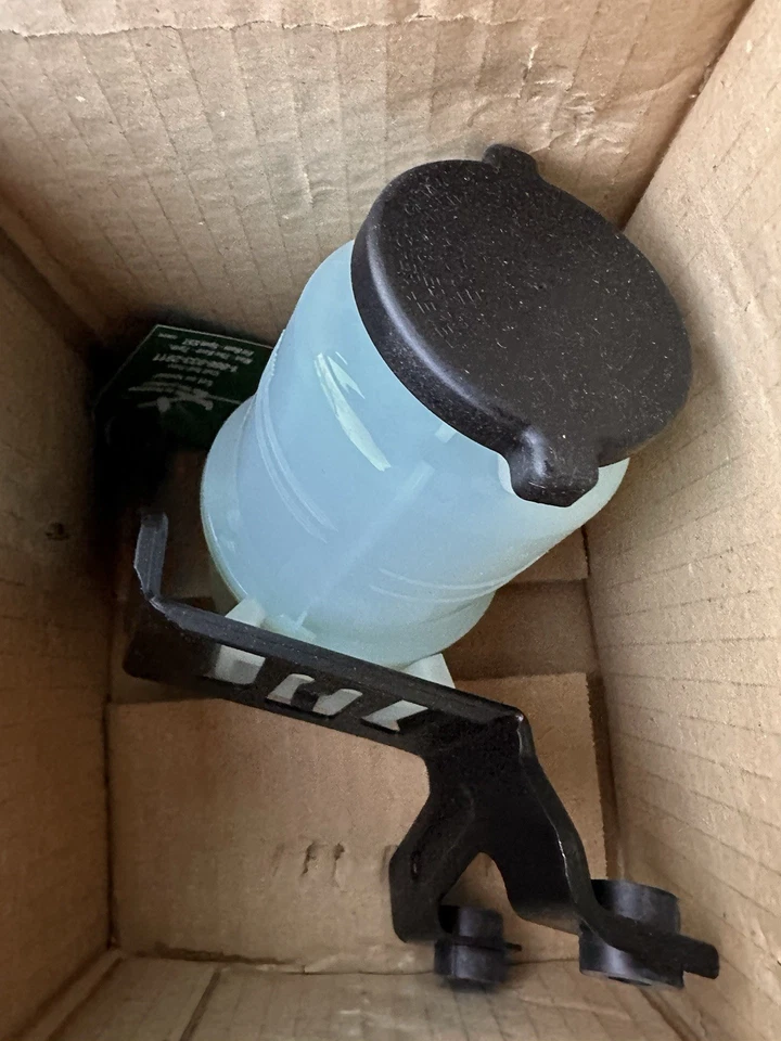 Depósito de dirección asistida Dorman 603-938 para Toyota Highlander 2001-2008 Foto 1 de 4