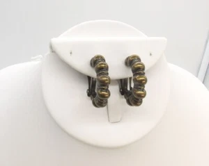 1.12" Graziano Lacquered Antiqued Brass Hoop Clip Earrings Bead & Groove Texture - Picture 1 of 5