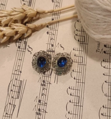 Orecchini VINTAGE di bigiotteria - a clip - anni '60 argento filigrana e blu - Immagine 1 di 2