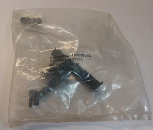 Amphenol Aerospace 97-3057-1007-1 Cable Clamp Kit with Bushing. - Picture 1 of 4