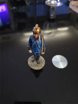 FIGURINE POMPIER TENUE DE FEU DE PARIS - FRANCE 1786  1/32 ème - Photo 1/4