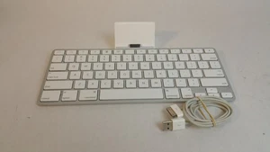 Apple A1359 iPad Keyboard Dock for 30-Pin for iPod iPad 1 & 2 w/ Cable - Picture 1 of 6