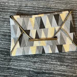 Envelope Purse Clutch Bag Gold Tone Silver Geometric Triangle Print City Night - Picture 1 of 10