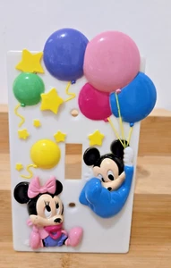 Placa de cubierta de interruptor de luz de Mickey y Minnie Mouse vintage 1984 Walt Disney Babies - Imagen 1 de 3
