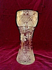 "JARRÓN DE CRISTAL DE CORTE ABP GRANDE DE COLECCIÓN CON HOJA Y PATRÓN FLORAL 12" - Imagen 1 de 5