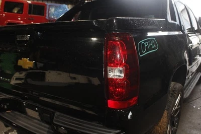 Luz trasera derecha pasajero CHEVROLET AVALANCHE 1500 RH 07 08 09 10 11 12 Foto 1 de 4