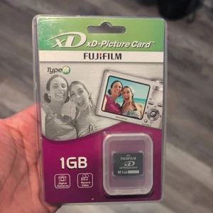 NEW Fujifilm xD Picture Card Type M 1GB Camera Memory Card FREE SHIPPING! - Photo 1 sur 2