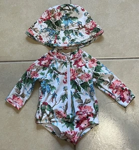 Costume da bagno floreale Janie and Jack Rashguard bambina taglia 0-3 mesi/set cappello - Foto 1 di 13