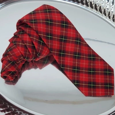 Corbata a cuadros/tartán rojo, negro y dorado Club Room para hombre 100 % algodón 57" x 3" Foto 1 de 4