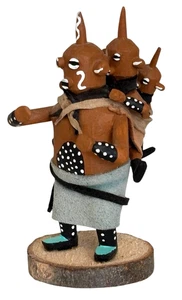 Mudhead Miniatur Kachina Puppe mit zwei Babys auf dem Rücken signiert F. Benally - Bild 1 von 7