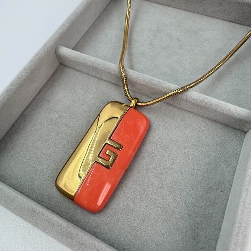 Collana Givenchy originale placca made in 1977 oro catena lunga rara usata Giappone