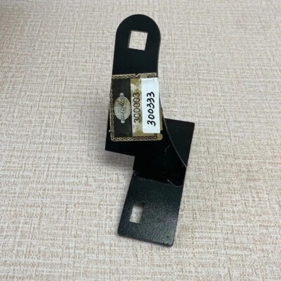 Dixie Chopper 300333 WDMT、支架、滚轮、LH-黑色 原始设备制造商 — 第 1/4 张图片