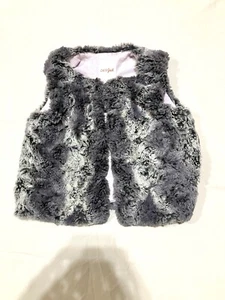EUC Girls Cat & Jack Gray Faux Fur Cozy Satin Lined Vest M 7/8 - Picture 1 of 4