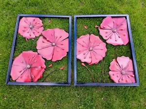 Zwei Kohls gerahmte rote Blumen Blumen hängende Metall Wandkunst Wohndeko (31"x24") - Bild 1 von 8
