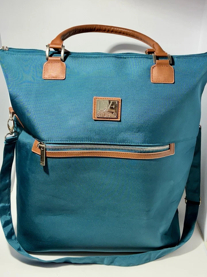 Большая нейлоновая сумка-тоут Diane von Furstenberg DVF для выходных с ремешком - Изображение 1 из 4