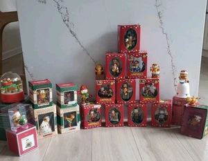 Garfield Lote Navidad Adornos 22 Figuras Papá Noel Ayudante Globo de Nieve De Colección - Imagen 1 de 13