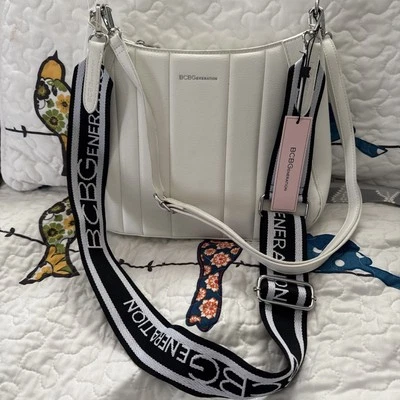 Bolsa de ombro nova com etiquetas BCBGeneration bolsa óptica couro vegano branco MSRP $88 - Imagem 1 de 4